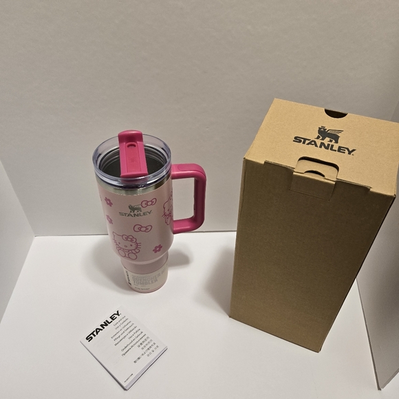 Stanley Pink Hello Kitty Tumbler - Picture 2 of 6